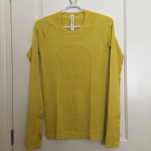 lululemon ‘swiftly’ long sleeve crew